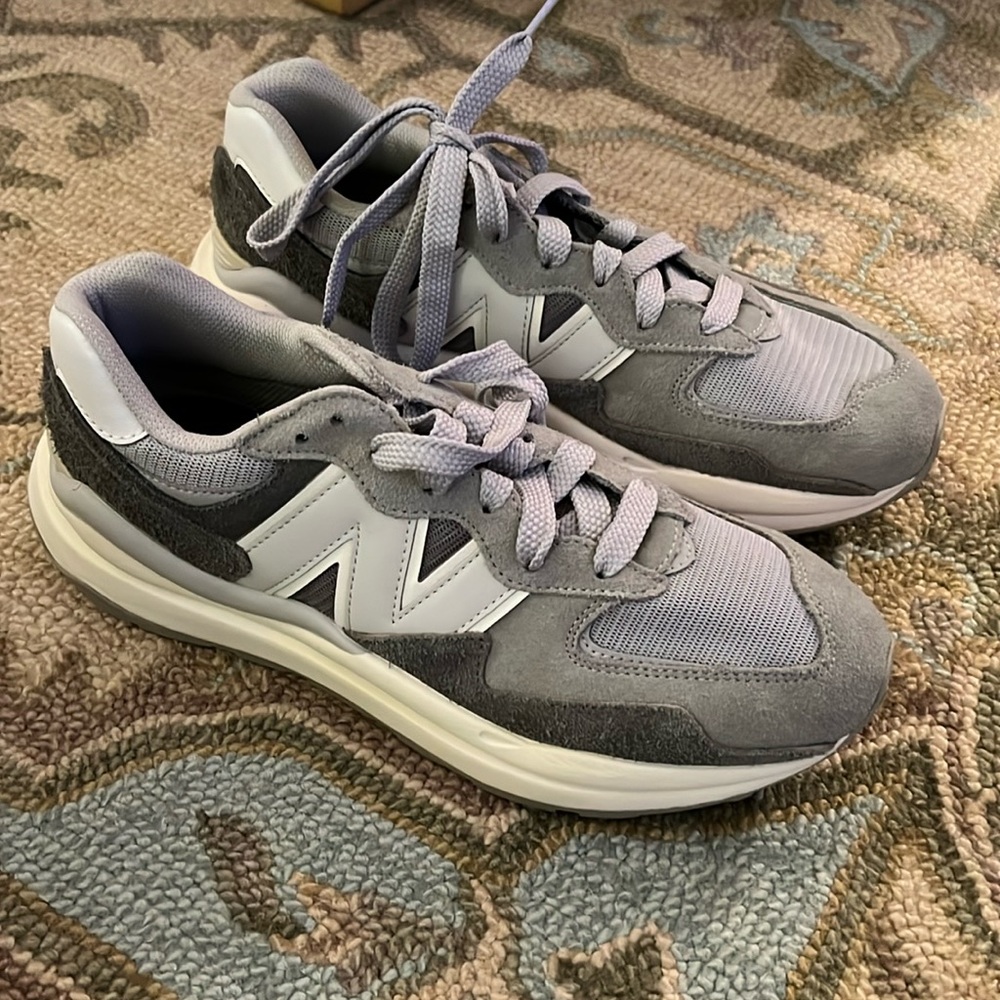 Men’s New Balance 57/40 sneakers in gray- Size Men’s US9
